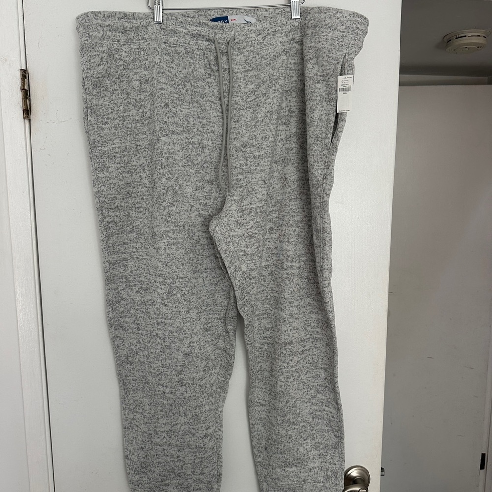 Old Navy Light Gray Joggers for Men (or Women) Brand new with tags Never worn,3x - Picture 9 of 10